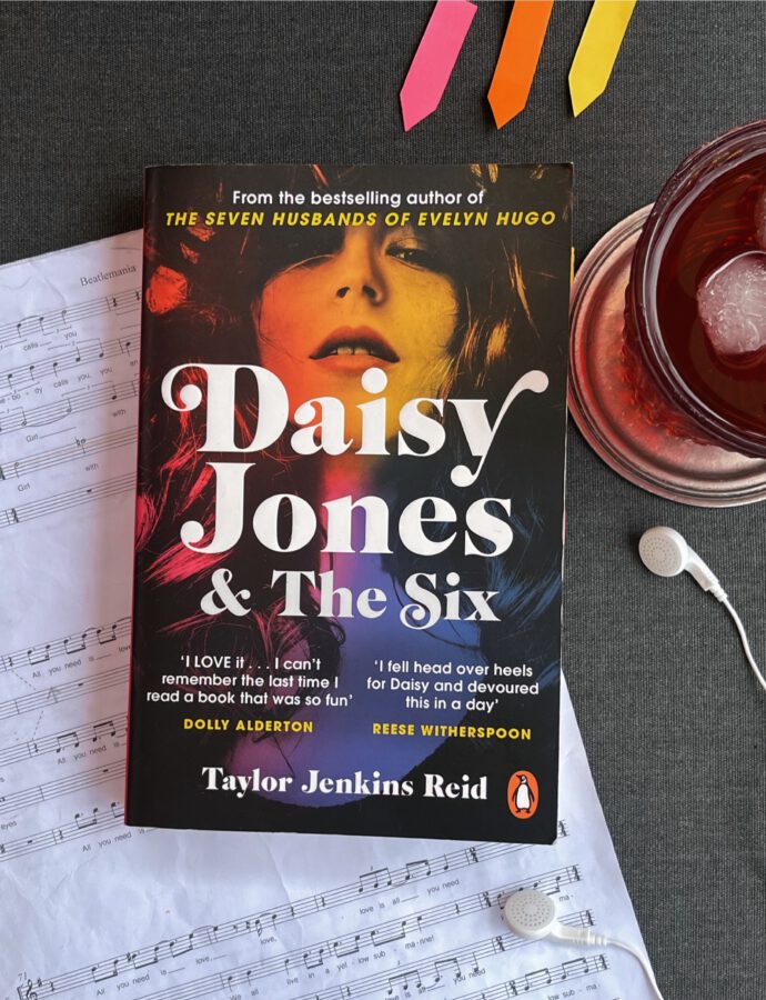 Daisy Jones & The Six: book REVIEW